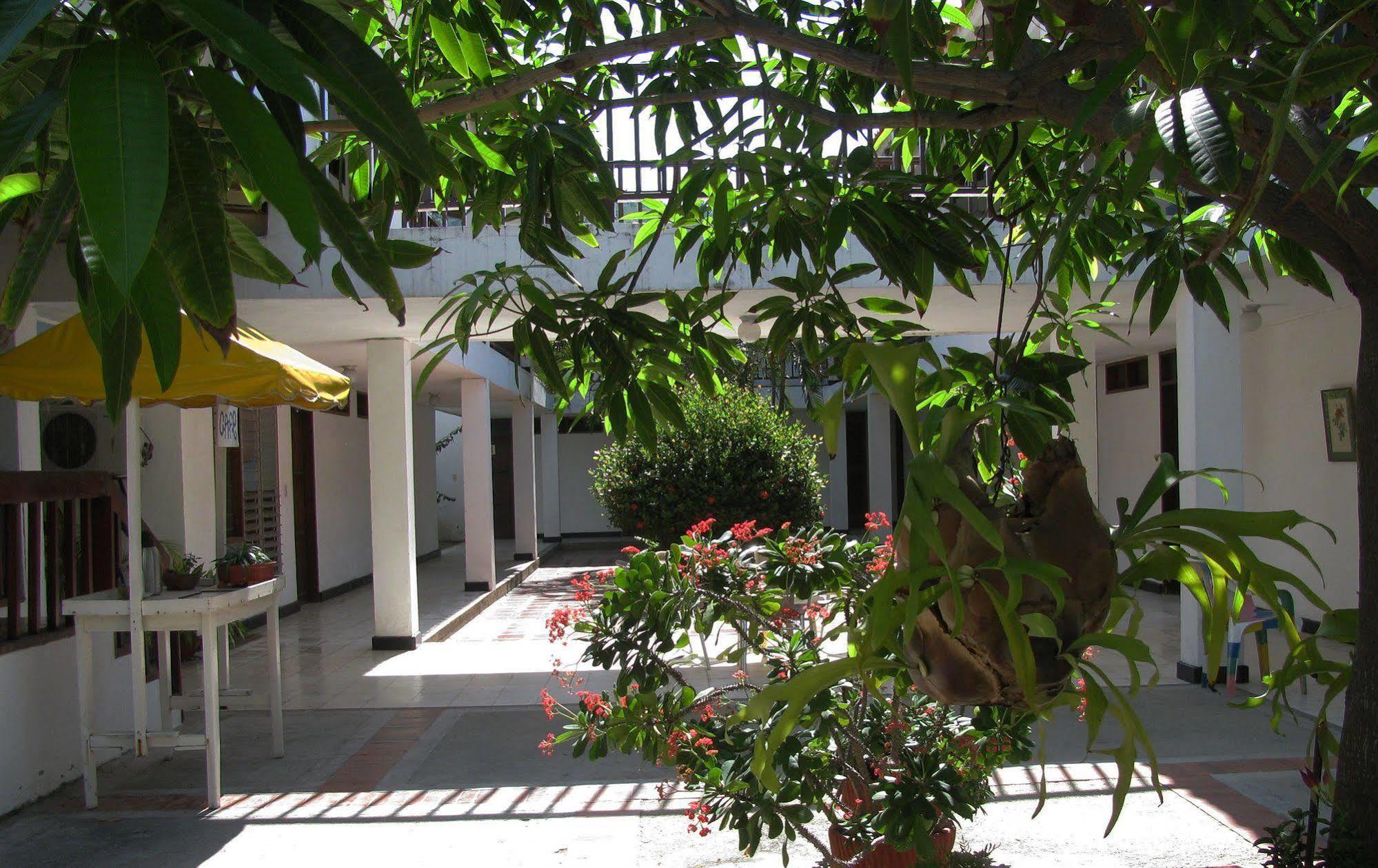 Hotel Los Veleros Santa Marta Exterior photo